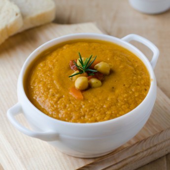 Vellutata di legumi con pasta
