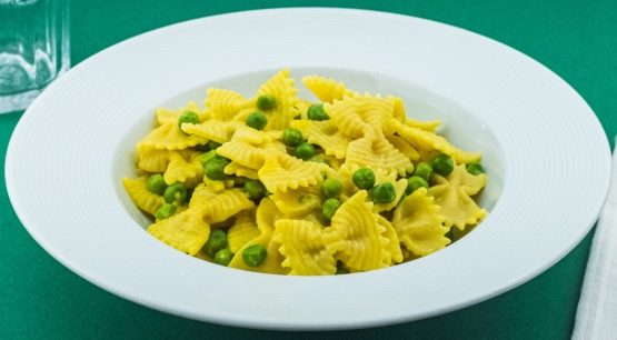 Pasta zafferano e piselli